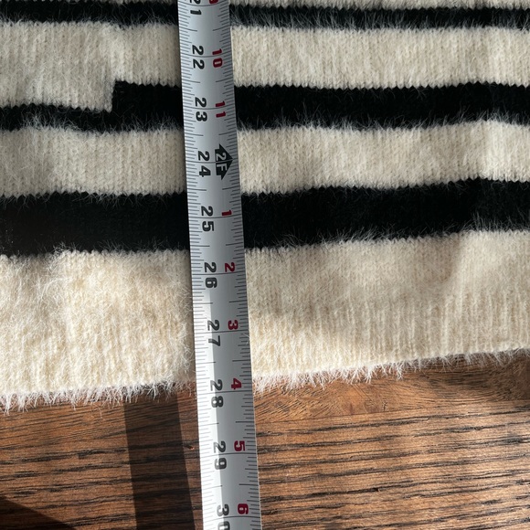 Violet & Ruby Super Soft & Comfy Sweater!! - Picture 14 of 14